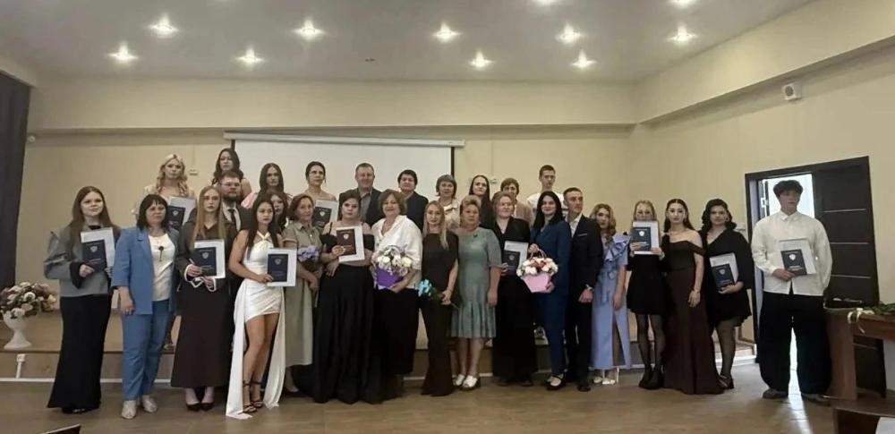 🎉 Торжественный выпускной в Нижнеломовском филиале Пензенского областного медицинского колледжа: новая страница в истории здравоохранения района!